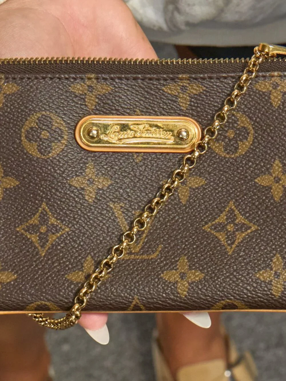 Louis Vuitton Milla PM Pochette Monogram